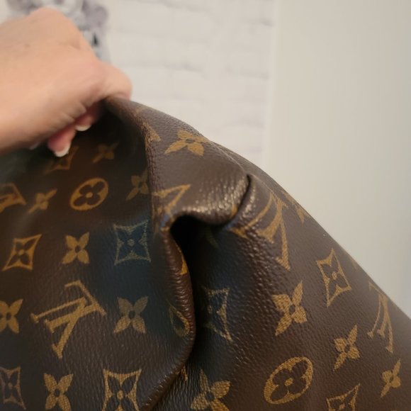 ❌❌ SOLD ❌❌ Louis Vuitton Artsy in Monogram - Picture 8 of 16